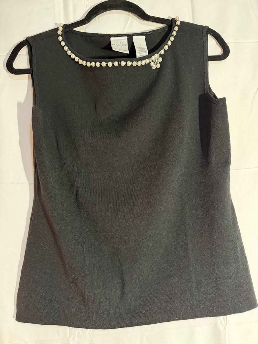 EmmaJames by Liz Claiborne Black Sleeveless Jewel Neck Shell